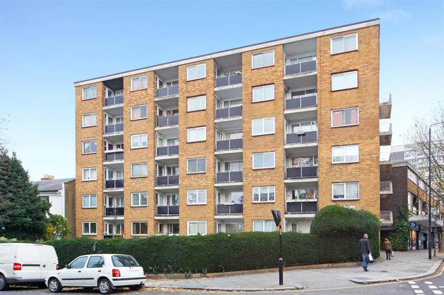  Image of 1 bedroom Ground Flat to rent in Notting Hill Gate London W11 at Gate Hill Court  Notting Hill Gate, W11 3QT