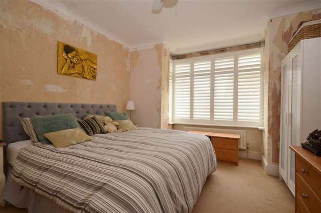  Image of 3 bedroom Detached house for sale in Geoffrey Avenue Purbrook Waterlooville PO7 at Waterlooville Hampshire Waterlooville, PO7 5BG
