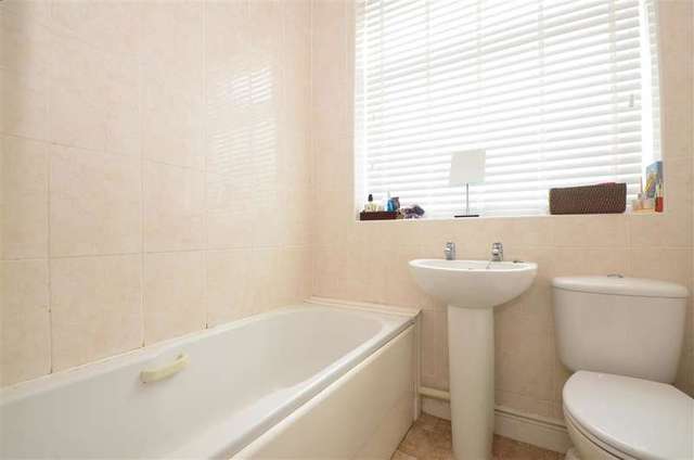  Image of 3 bedroom Detached house for sale in Geoffrey Avenue Purbrook Waterlooville PO7 at Waterlooville Hampshire Waterlooville, PO7 5BG