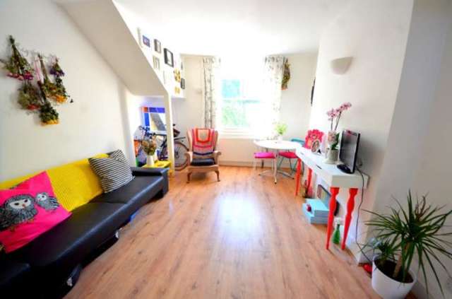  Image of 1 bedroom Apartment to rent in Gifford Street London N1 at Gifford Street  Islington, N1 0DF
