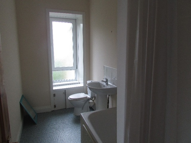  Image of 1 bedroom Flat to rent in Glasgow Road Paisley PA1 at Paisley Renfrewshire Renfrewshire, PA1 3NU