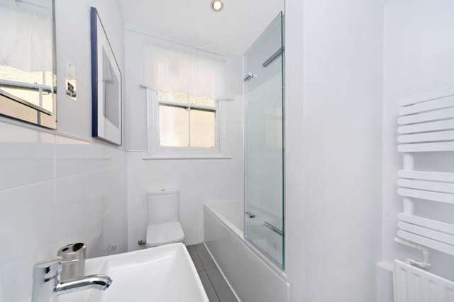  Image of 2 bedroom Flat to rent in Glazbury Road London W14 at Glazbury Road  London, W14 9AS