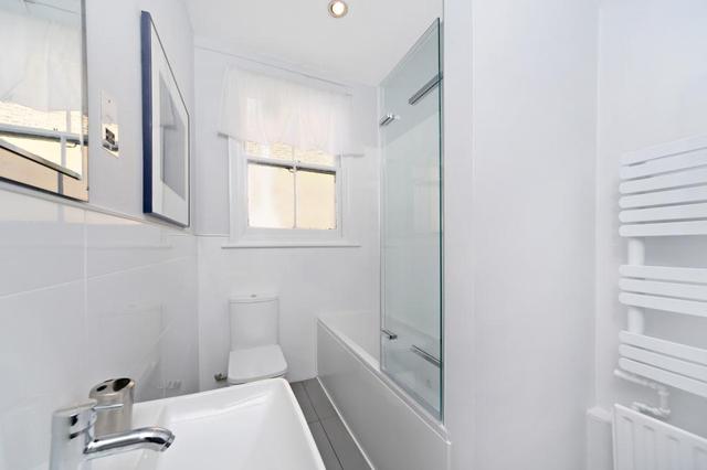  Image of 2 bedroom Flat to rent in Glazbury Road London W14 at Glazbury Road  London, W14 9AS