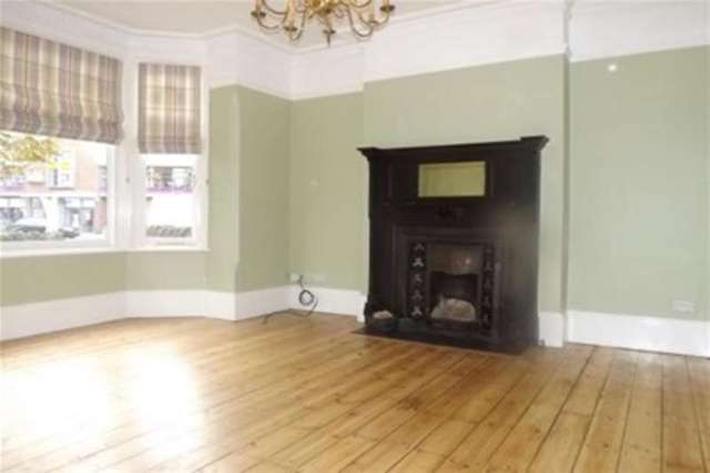  Image of 4 bedroom Detached house to rent in Glebe Road West Bridgford Nottingham NG2 at Nottingham, NG2 6DS