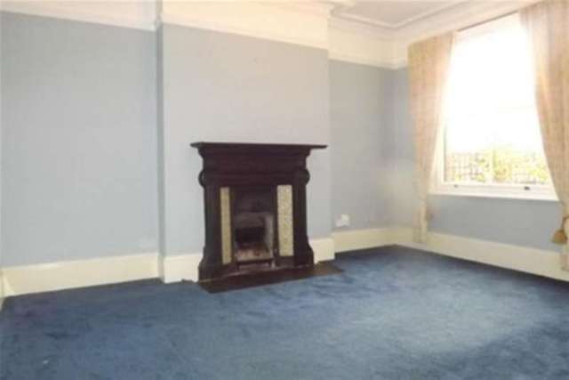  Image of 4 bedroom Detached house to rent in Glebe Road West Bridgford Nottingham NG2 at Nottingham, NG2 6DS