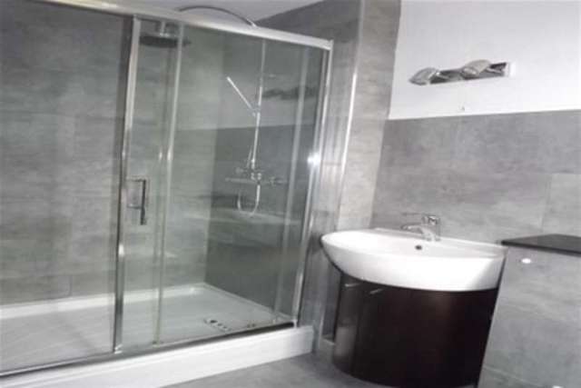  Image of 4 bedroom Detached house to rent in Glebe Road West Bridgford Nottingham NG2 at Nottingham, NG2 6DS