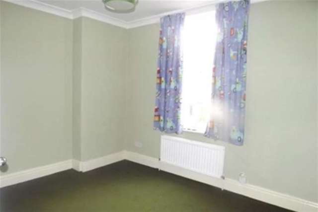  Image of 4 bedroom Detached house to rent in Glebe Road West Bridgford Nottingham NG2 at Nottingham, NG2 6DS