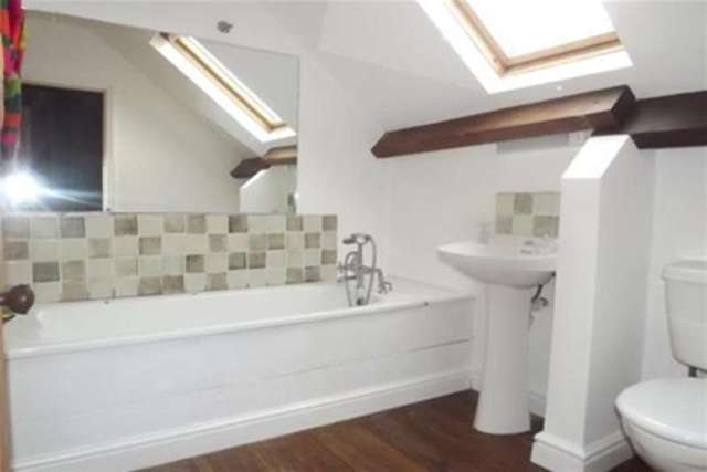 Image of 4 bedroom Detached house to rent in Glebe Road West Bridgford Nottingham NG2 at Nottingham, NG2 6DS