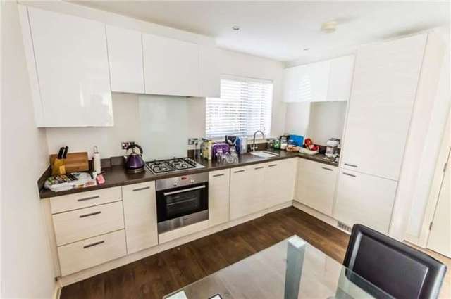  Image of 2 bedroom Flat to rent in Glenalmond Avenue Cambridge CB2 at Trumpington, CB2 8DT