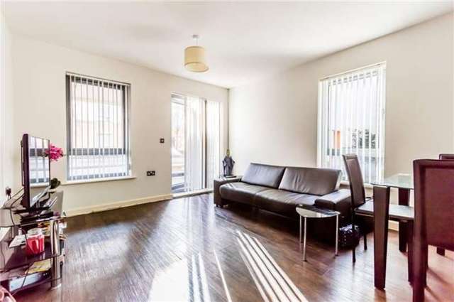  Image of 2 bedroom Flat to rent in Glenalmond Avenue Cambridge CB2 at Trumpington, CB2 8DT