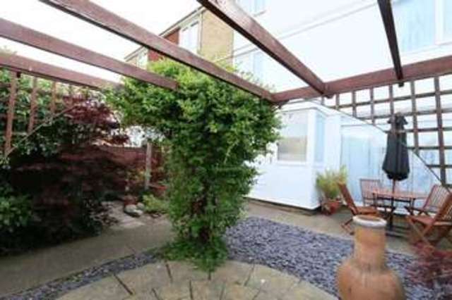  Image of 4 bedroom Terraced house for sale in Gleneagles Park Hull HU8 at Gleneagles Park  Hull, HU8 9JR