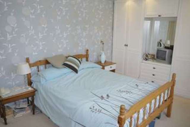  Image of 3 bedroom Detached house for sale in Glenfield Close Aylesbury HP21 at Glenfield Close  Aylesbury, HP21 7NE