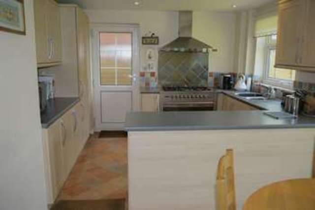  Image of 3 bedroom Detached house for sale in Glenfield Close Aylesbury HP21 at Glenfield Close  Aylesbury, HP21 7NE