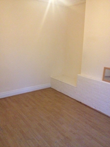  Image of 2 bedroom Terraced house to rent in Glensdale Terrace Leeds LS9 at Glensdale Terrace  East End Park, Leeds, West Yor, LS9 9JN