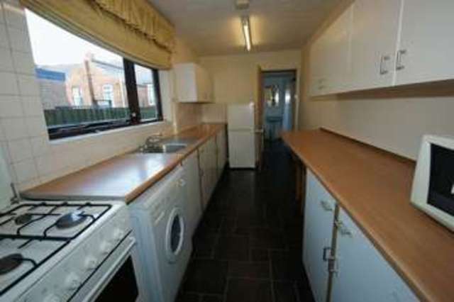  Image of 3 bedroom Terraced house to rent in Glentworth Road Nottingham NG7 at Glentworth Road Bobbers Mill Nottingham, NG7 5QL