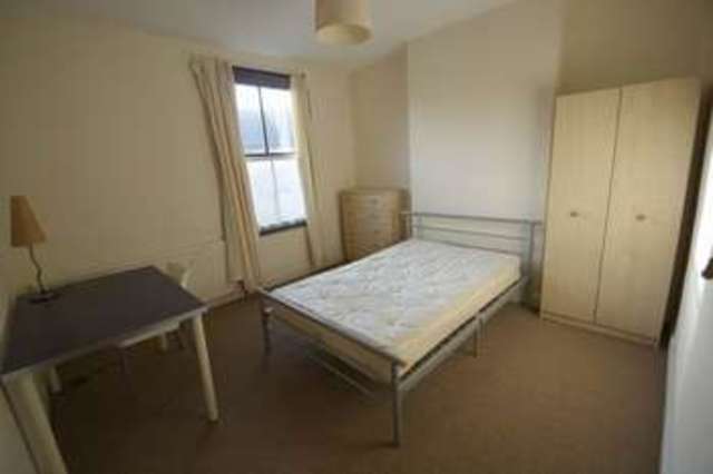  Image of 3 bedroom Terraced house to rent in Glentworth Road Nottingham NG7 at Glentworth Road Bobbers Mill Nottingham, NG7 5QL