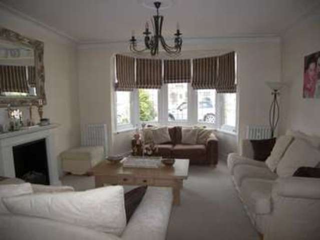  Image of 3 bedroom Detached house for sale in Glenwood Gardens Ilford IG2 at Glenwood Gardens  Gants Hill, IG2 6XT