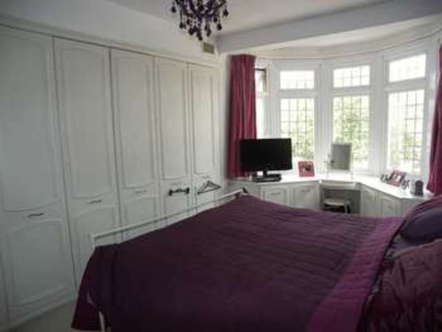  Image of 3 bedroom Detached house for sale in Glenwood Gardens Ilford IG2 at Glenwood Gardens  Gants Hill, IG2 6XT