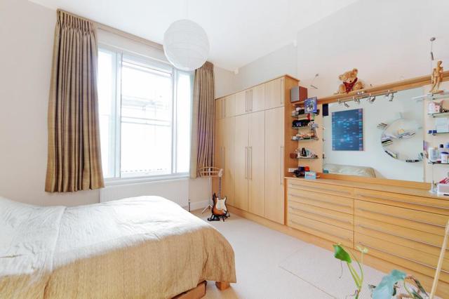  Image of 3 bedroom Ground Flat to rent in Gloucester Terrace London W2 at Gloucester Terrace  London, W2 6HR