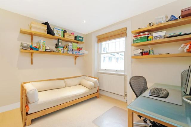  Image of 3 bedroom Ground Flat to rent in Gloucester Terrace London W2 at Gloucester Terrace  London, W2 6HR