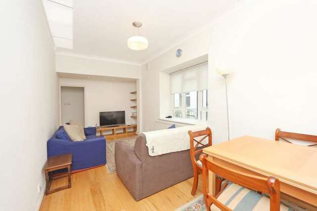  Image of 2 bedroom Ground Flat to rent in Gloucester Terrace London W2 at Gloucester Terrace  Paddington, W2 6HP