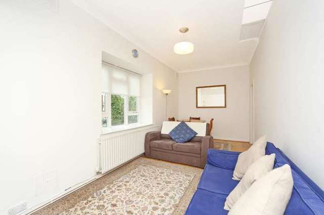  Image of 2 bedroom Ground Flat to rent in Gloucester Terrace London W2 at Gloucester Terrace  Paddington, W2 6HP