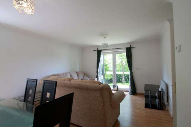  Image of 2 bedroom Flat to rent in Richmond Road Kingston upon Thames KT2 at Grantham Court 376 Richmond Road Kingston upon Thames, KT2 5LH