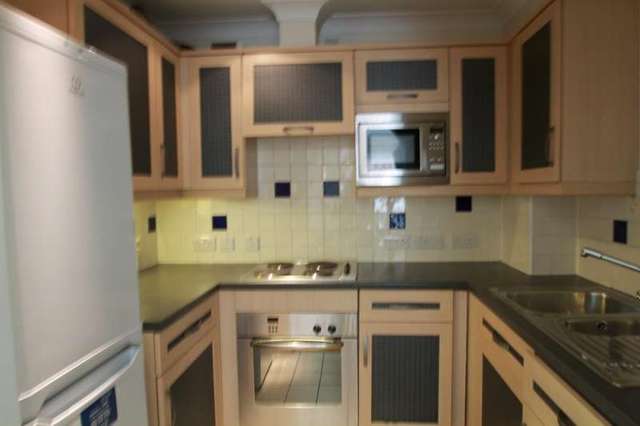  Image of 2 bedroom Flat to rent in Richmond Road Kingston upon Thames KT2 at Grantham Court 376 Richmond Road Kingston upon Thames, KT2 5LH