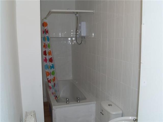  Image of 2 bedroom Flat to rent in Great George Street Glasgow G12 at Hillhead Glasgow Glasgow, G12 8NA