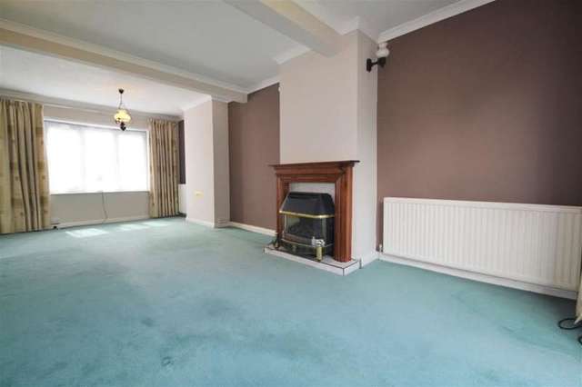  Image of 3 bedroom Terraced house to rent in Green Lane Morden SM4 at Morden, SM4 6SG