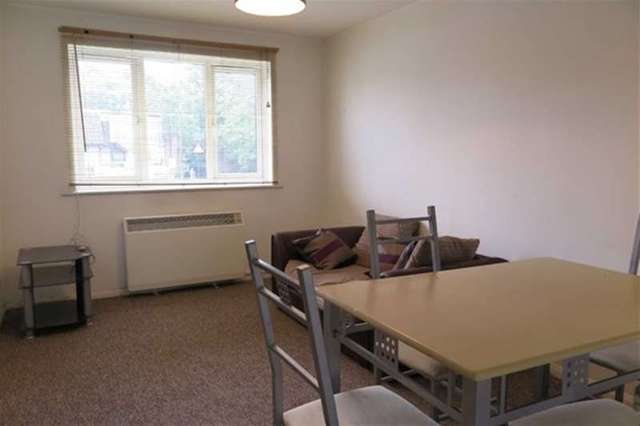  Image of 1 bedroom Flat to rent in Samuel Close London SE14 at New Cross, SE14 5RP