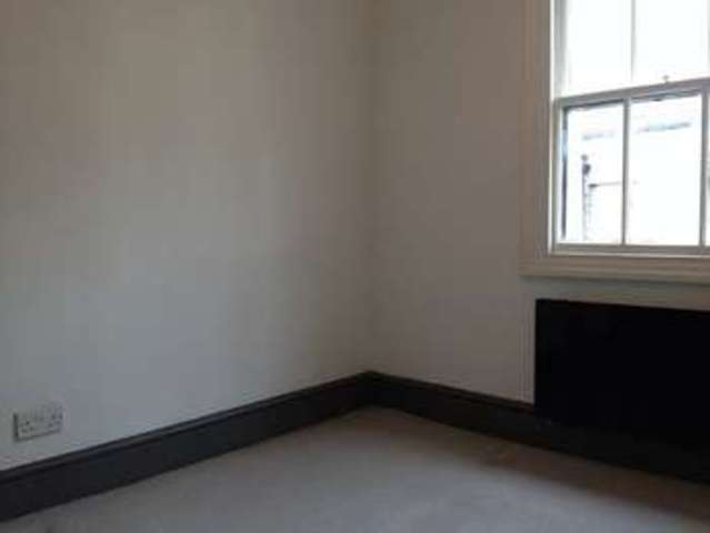  Image of 1 bedroom Flat to rent in Grosvenor Street Cheltenham GL52 at Grosvenor Street  Cheltenham, GL52 2SQ