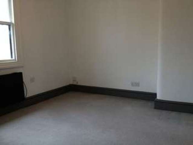  Image of 1 bedroom Flat to rent in Grosvenor Street Cheltenham GL52 at Grosvenor Street  Cheltenham, GL52 2SQ