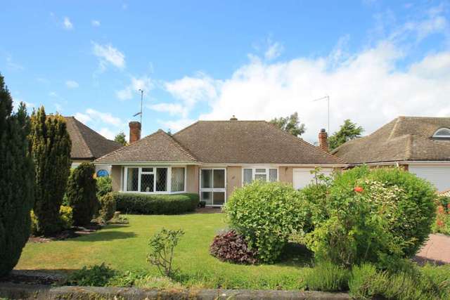  Image of 2 bedroom Bungalow for sale in Grove Park Tring HP23 at Grove Park  Tring, HP23 5JS