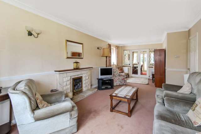  Image of 2 bedroom Bungalow for sale in Grove Park Tring HP23 at Grove Park  Tring, HP23 5JS