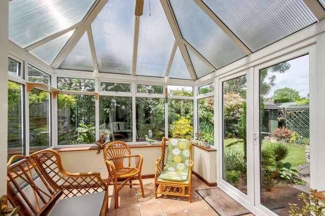  Image of 2 bedroom Bungalow for sale in Grove Park Tring HP23 at Grove Park  Tring, HP23 5JS
