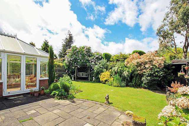  Image of 2 bedroom Bungalow for sale in Grove Park Tring HP23 at Grove Park  Tring, HP23 5JS