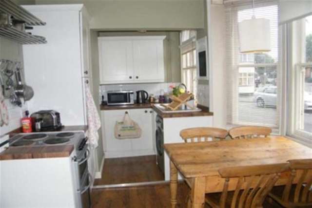  Image of 2 bedroom Terraced house to rent in Guys Cliffe Terrace Warwick CV34 at Warwick, CV34 4LP