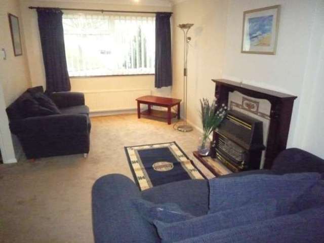  Image of 3 bedroom Semi-Detached house to rent in Halesowen Close Ipswich IP2 at Halesowen Close  Ipswich, IP2 9EU