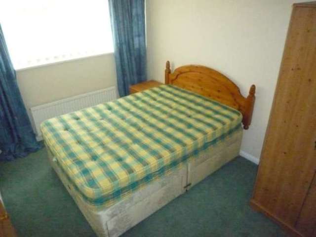  Image of 3 bedroom Semi-Detached house to rent in Halesowen Close Ipswich IP2 at Halesowen Close  Ipswich, IP2 9EU