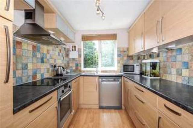  Image of 2 bedroom Maisonette for sale in Halewood Bracknell RG12 at Bracknell Berkshire Easthampstead, RG12 8XB