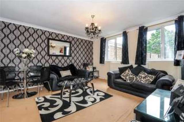  Image of 2 bedroom Maisonette for sale in Halewood Bracknell RG12 at Bracknell Berkshire Easthampstead, RG12 8XB