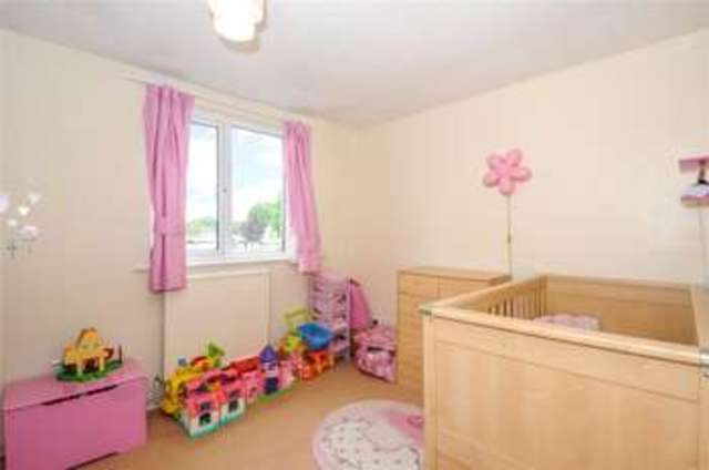  Image of 2 bedroom Maisonette for sale in Halewood Bracknell RG12 at Bracknell Berkshire Easthampstead, RG12 8XB