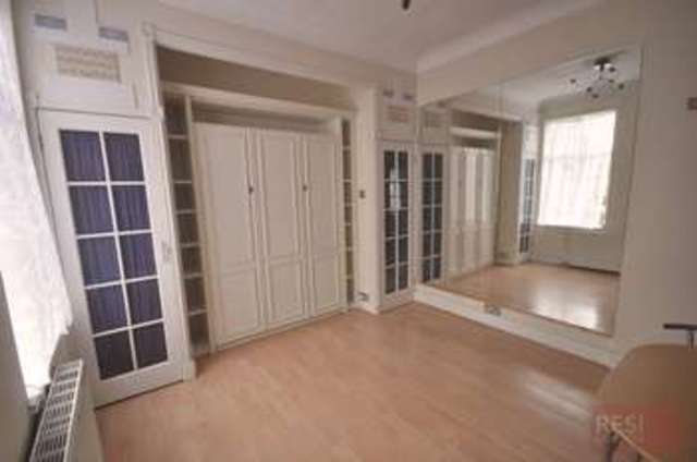  Image of Flat to rent in Hallam Street London W1W at Hallam Street  London, W1W 5HE