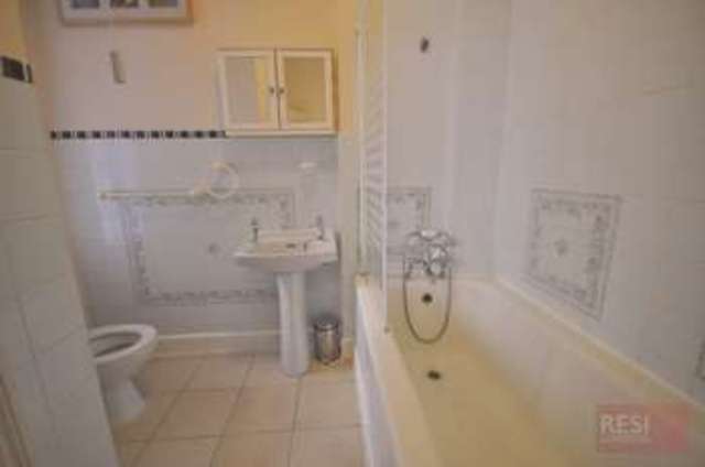  Image of Flat to rent in Hallam Street London W1W at Hallam Street  London, W1W 5HE