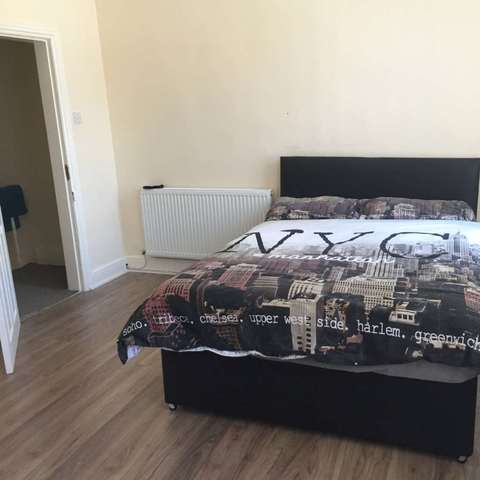  Image of 3 bedroom House Share to rent in Halsbury Road Liverpool L6 at Halsbury Road  Liverpool, L6 6DQ