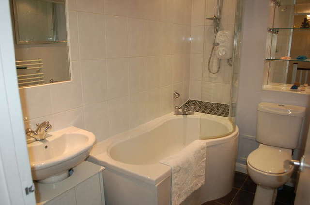  Image of 3 bedroom Detached house for sale in Walker Close Hampton TW12 at WALKER CLOSE  Hampton, TW12 3XT