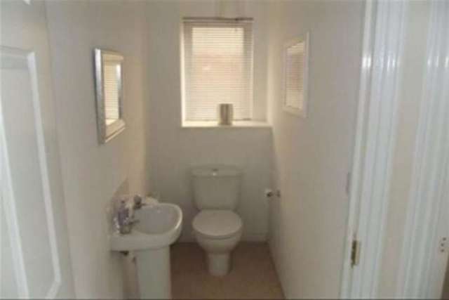  Image of 4 bedroom Detached house to rent in Hampton Court Way Widnes WA8 at Widnes, WA8 3ET