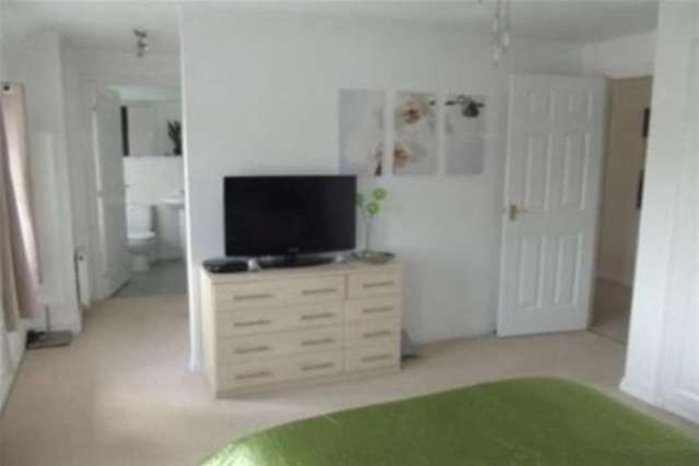  Image of 4 bedroom Detached house to rent in Hampton Court Way Widnes WA8 at Widnes, WA8 3ET