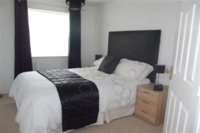  Image of 4 bedroom Detached house to rent in Hampton Court Way Widnes WA8 at Widnes, WA8 3ET